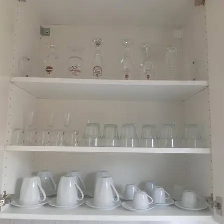 Fully Furnished 3-room Ground-floor بيت للعطل *